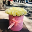 21 роза в шляпной коробке