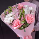 Букет "Свидание в Париже" из роз и альстромерий