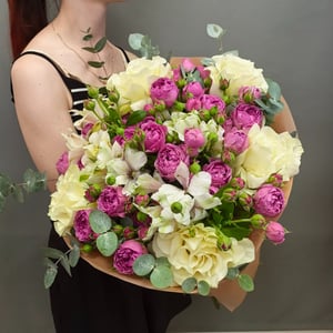 Букет «Французские и пионовидные розы»