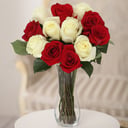 Букет из 11 красных и белых роз