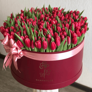 Коробка с цветами «Большой букет из тюльпанов»