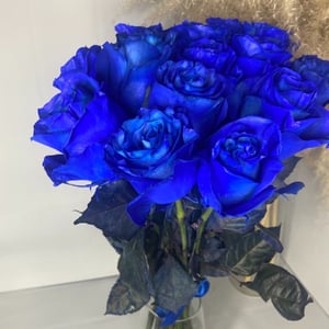 Букет из синих роз