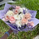 Букет «Летнее утро» из роз и гвоздик