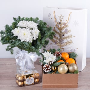 Подарочный набор «Новогодняя сказка» из хризантем