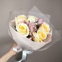 Букет «5 роз и альстромерии»