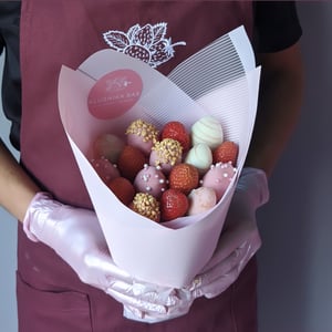 Букет из клубники Нежность S