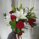 Букет «Классика любви» из роз и лилий