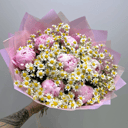 Авторский букет пионами и ромашкой M