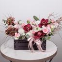 Коробка с цветами «Оазис вдохновения» из орхидей и хризантем