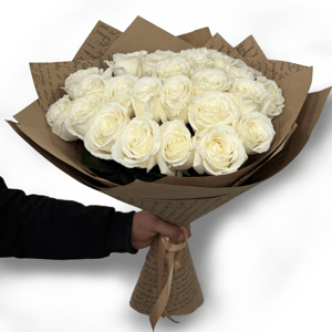 Букет «25 белых роз в крафтовой упаковке»