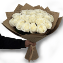 Букет «25 белых роз в крафтовой упаковке»