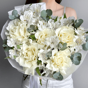 Букет «Французские розы с альстромерией»