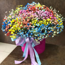 Шляпная коробка с цветами «Радуга» из гипсофил