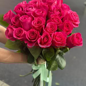 Букет «25 малиновых роз»
