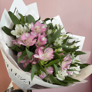 Букет «Нежность в лепестках» из альстромерий