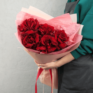 Букет из 5 красных французских роз