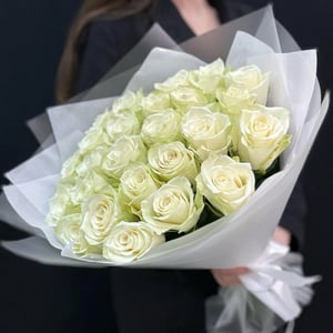 Букет из 25 белых роз Кении
