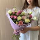 Букет из роз и эустом