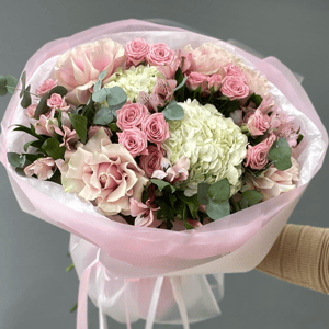 Сборный букет Пломбир из роз и альстромерий