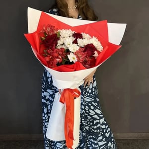 Классический букет с красными розами