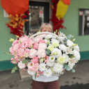 Пышная корзина эустома хриза в подарок