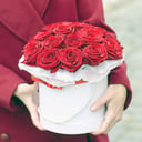 Шляпная коробка с цветами «Ред наоми» из роз