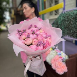 Букет из пионов