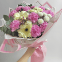 Букет Москва из гвоздик и хризантем