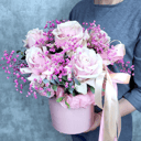 Шляпная коробка с цветами «Нежные розы»