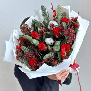 Новогодний букет с розами