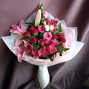 Букет «Самой яркой» из альстромерий и роз