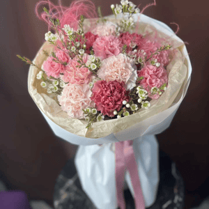 Нежный букет диантусов из гвоздик