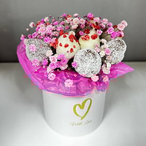 Коробочка гипсофилы и клубники