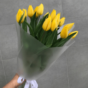 Букет из 15 желтых тюльпанов