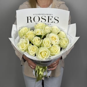 Букет белых ароматных роз