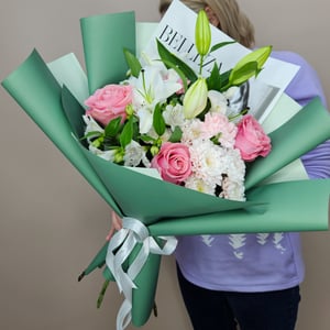 Сборный букет на все случаи из роз и хризантем