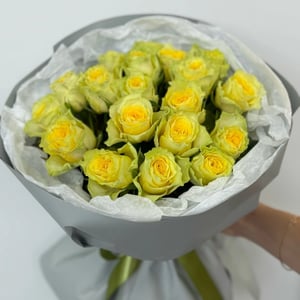 Букет из 19 роз 30 см.