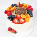 Торт с ягодами "С днем рождения"
