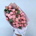 Букет «Кустовые розы с эвкалиптом»