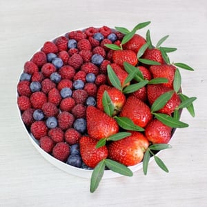 Коробка клубника малина