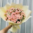 Букет «Восторг» из роз и гипсофил