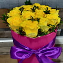 Шляпная коробка с цветами «Солнечный остров» из роз