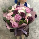 Букет Георгин, Пионов и Диантуса из экзотических цветов и гвоздик