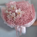 Букет «Розовое чудо» из гипсофил и орхидей