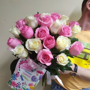 Шляпная коробка с цветами «Божья искра»