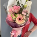 Букет с герберой и розами