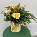 Коробка с цветами «Авторский букет 111 - Золотая вуаль» из роз