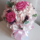 Шляпная коробка с цветами «Цветы в коробке» из гортензий и роз