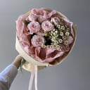 Букет «Вдохновение» из ромашек и экзотических цветов