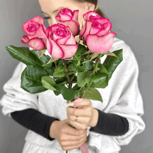 Букет «5 ярких розовых роз»